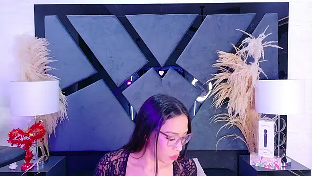 Snapshot of KylieWhite chatting on 09/30/25, 02:33 KylieWhite online show from 09/30/25, 02:33