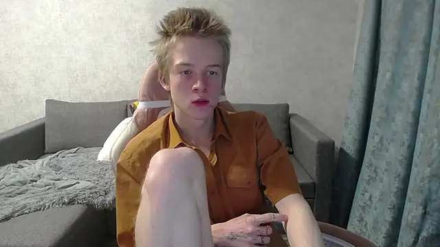 Snapshot of sweetserenity5 chatting on 02/20/25, 10:48 sweetserenity5 online show from 02/20/25, 10:48