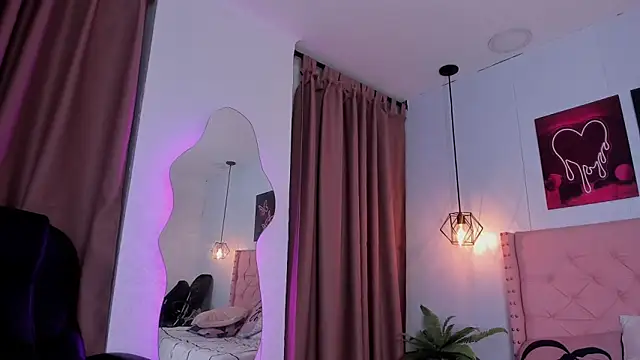 Snapshot of Hannys__cabernet chatting on 01/17/25, 01:57 Hannys cabernet online show from 01/17/25, 01:57