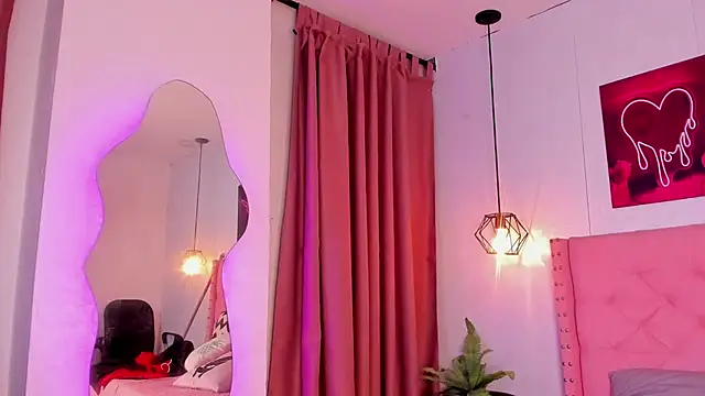 Snapshot of Hannys__cabernet chatting on 02/28/25, 06:31 Hannys cabernet online show from 02/28/25, 06:31