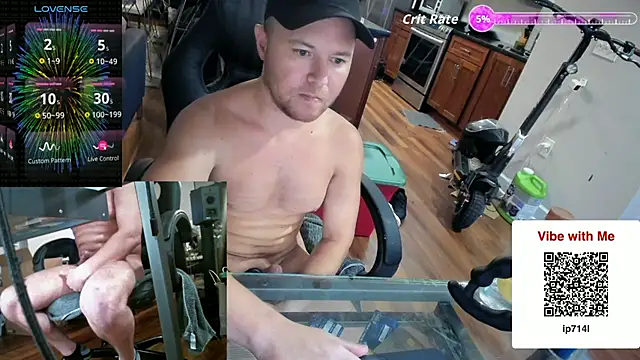 Snapshot of aaron_s_x chatting on 12/03/25, 01:24 aaron s x online show from 12/03/25, 01:24