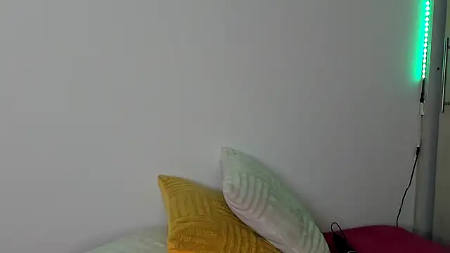 Snapshot of AnneteLynch chatting on 02/17/25, 05:21 AnneteLynch online show from 02/17/25, 05:21