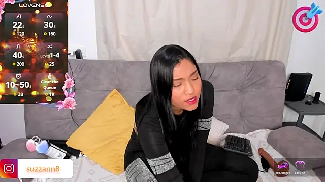 AnneteLynch online show from 12/22/25, 10:07