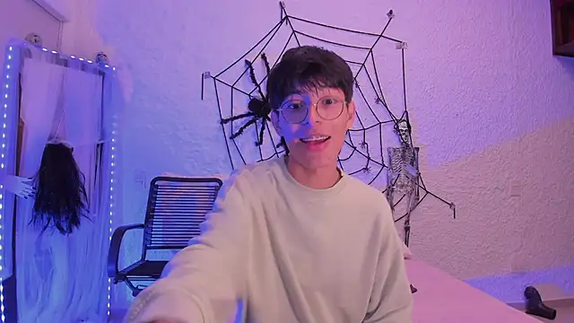 alexandersawyer online show from 10/06/25, 03:59