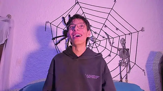 alexandersawyer online show from 10/09/25, 03:59