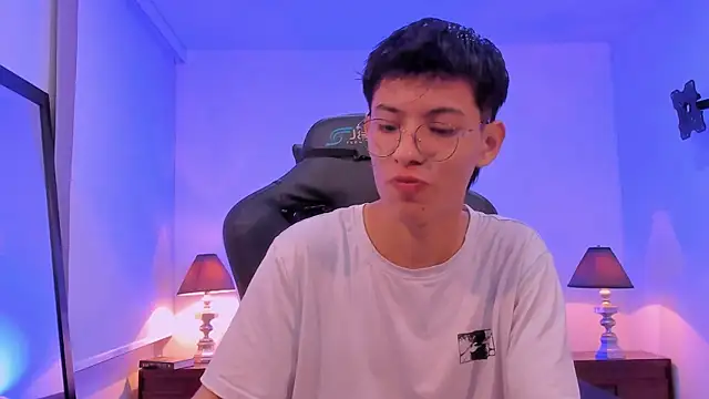 alexandersawyer online show from 12/15/25, 09:35