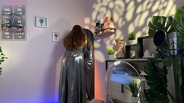 Julie Rhodes online show from 01/02/25, 12:46