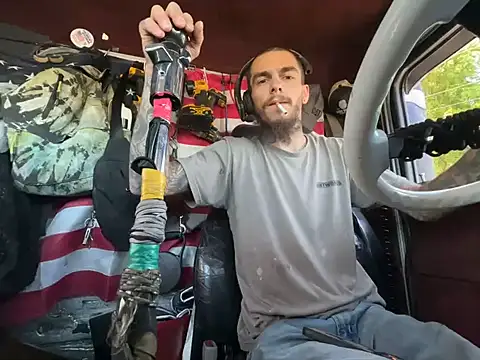 XMeF10 online show from 04/20/26, 02:31