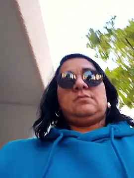 paulinaDiaz1 online show from 10/18/25, 04:30