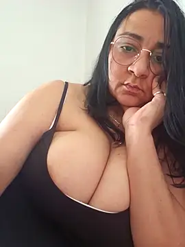 paulinaDiaz1 online show from 04/13/26, 01:05
