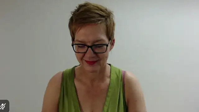 Snapshot of Sofie69Velvet chatting on 05/31/26, 06:31 Sofie69Velvet online show from 05/31/26, 06:31