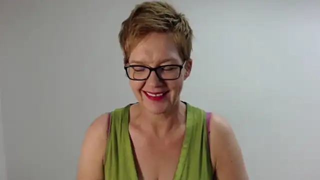 Snapshot of Sofie69Velvet chatting on 06/10/26, 01:10 Sofie69Velvet online show from 06/10/26, 01:10