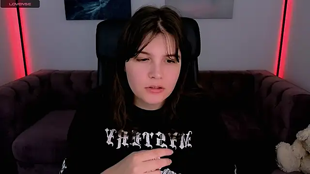 Ruyjin Choi online show from 10/19/25, 10:38