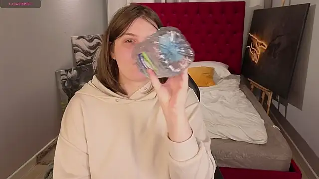 Ruyjin Choi online show from 04/23/26, 12:29