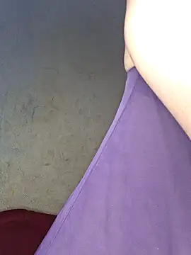 Snapshot of HelenHoltz chatting on 09/16/25, 02:07 HelenHoltz online show from 09/16/25, 02:07