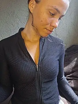 Snapshot of HelenHoltz chatting on 10/28/25, 04:31 HelenHoltz online show from 10/28/25, 04:31