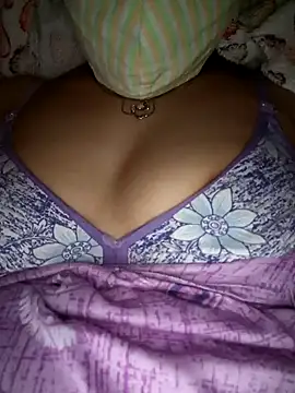 Snapshot of Avantika19 chatting on 01/07/25, 08:24 Avantika19 online show from 01/07/25, 08:24