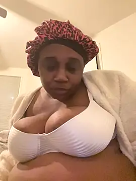 Snapshot of DestinyThickems89 chatting on 12/02/25, 11:34 DestinyThickems89 online show from 12/02/25, 11:34