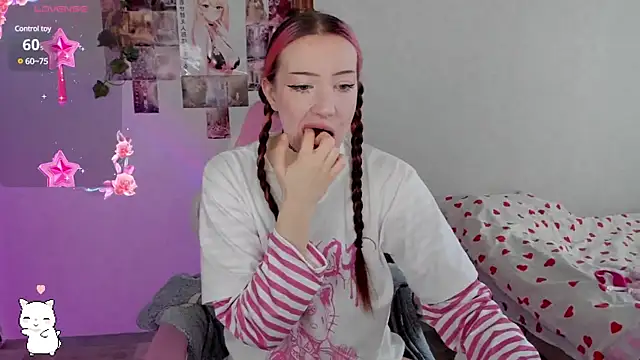 Snapshot of SweetieMollyy chatting on 03/18/25, 08:14 SweetieMollyy online show from 03/18/25, 08:14