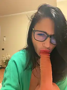 MichelleCara online show from 10/29/25, 05:36