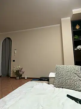 MichelleCara online show from 11/05/25, 07:52