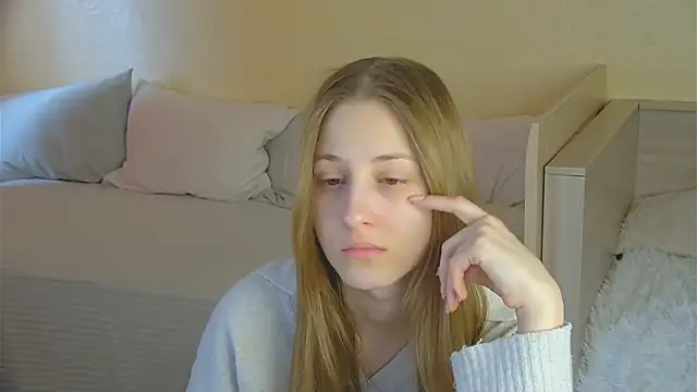Snapshot of BritneyCruze chatting on 02/17/26, 08:44 BritneyCruze online show from 02/17/26, 08:44