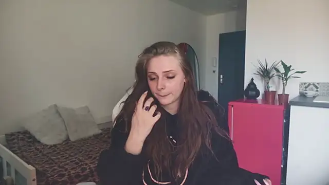 ce leste   online show from 04/18/26, 10:19