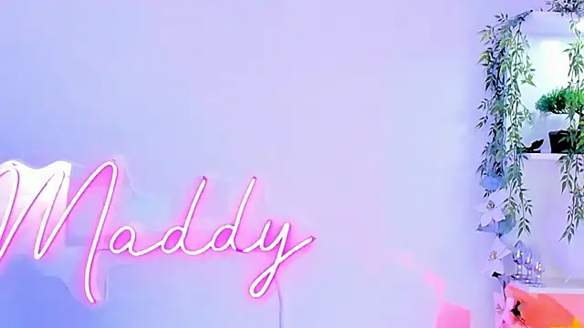 MaddyParisi online show from 02/07/25, 03:34