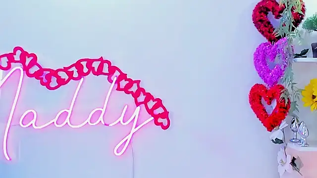 MaddyParisi online show from 02/21/25, 11:10