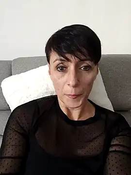 Snapshot of YOURHESZTIA chatting on 12/17/24, 11:17 YOURHESZTIA online show from 12/17/24, 11:17