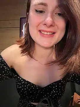 Snapshot of Dina_Tease chatting on 06/27/26, 12:22 Dina Tease online show from 06/27/26, 12:22