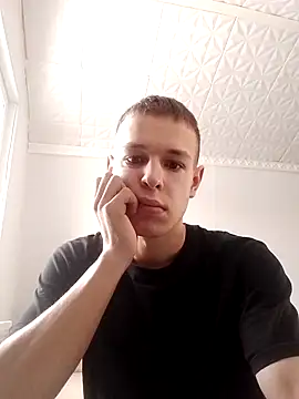 pretty roman online show from 02/11/25, 10:37