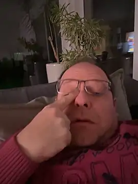 coupleLatinaLovers online show from 12/18/24, 05:59