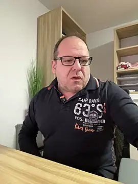 coupleLatinaLovers online show from 02/05/25, 05:52