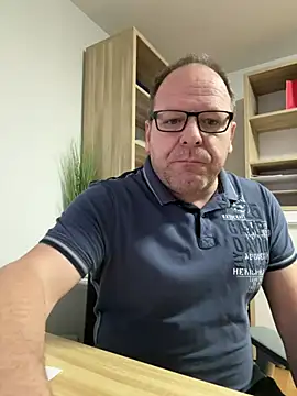 coupleLatinaLovers online show from 02/12/25, 05:58