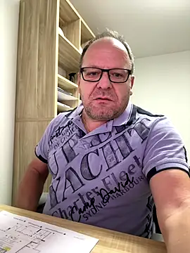 coupleLatinaLovers online show from 11/12/25, 06:25