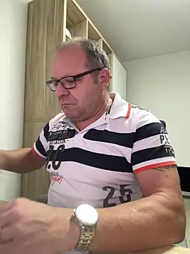 coupleLatinaLovers online show from 11/14/25, 06:23