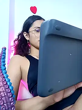 Snapshot of KaitlynLoveCam chatting on 02/06/25, 07:45 KaitlynLoveCam online show from 02/06/25, 07:45