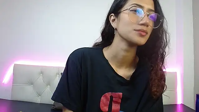 Snapshot of KaitlynLoveCam chatting on 03/14/25, 04:21 KaitlynLoveCam online show from 03/14/25, 04:21