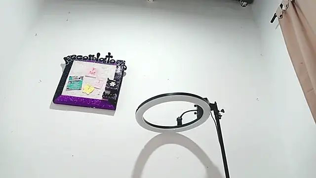 PetiteIvoryQueen19 online show from 03/05/25, 04:13