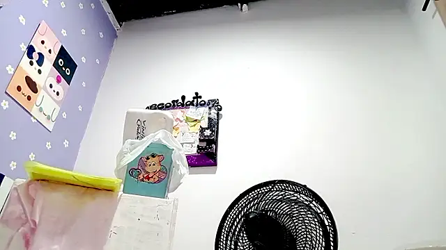 PetiteIvoryQueen19 online show from 03/16/26, 01:11