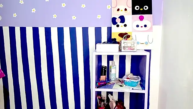 PetiteIvoryQueen19 online show from 04/17/26, 05:32