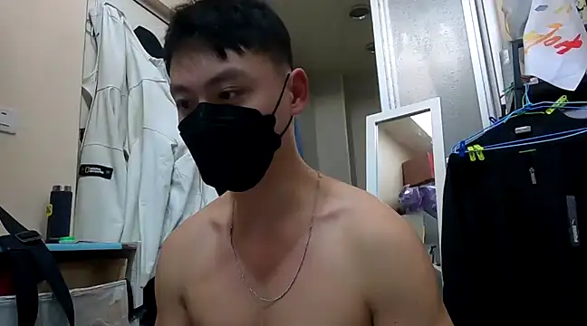 Snapshot of frnk30151 chatting on 12/09/24, 02:28 frnk30151 online show from 12/09/24, 02:28