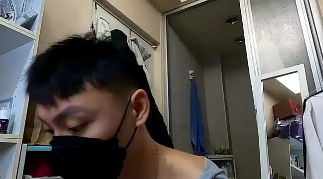 Snapshot of frnk30151 chatting on 12/10/24, 03:44 frnk30151 online show from 12/10/24, 03:44