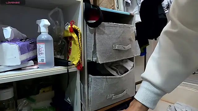 Snapshot of frnk30151 chatting on 12/13/24, 02:38 frnk30151 online show from 12/13/24, 02:38