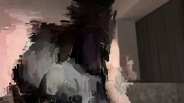 Snapshot of vinylstore chatting on 02/03/25, 12:03 vinylstore online show from 02/03/25, 12:03