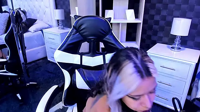 Snapshot of rave_connor chatting on 12/30/24, 06:49 rave connor online show from 12/30/24, 06:49