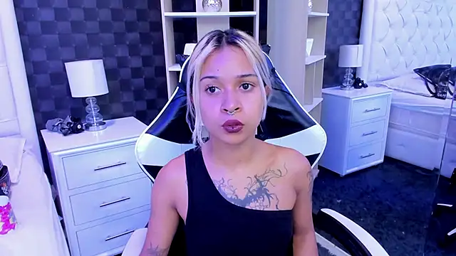 Snapshot of rave_connor chatting on 01/15/25, 07:12 rave connor online show from 01/15/25, 07:12