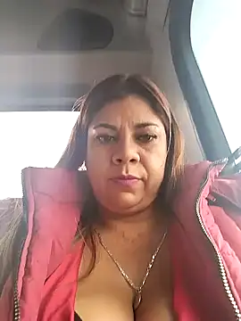 Laura-Hernandez online show from 12/26/24, 09:58