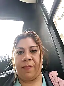 Laura-Hernandez online show from 01/29/25, 03:47